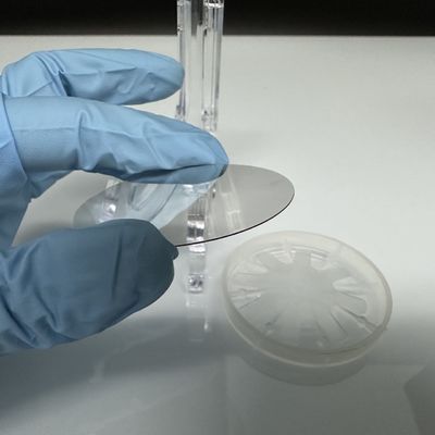 Hohe Widerstandskraft-Silikon-Karbid-Oblate, die halb für niedrige Partikel-Anwendungen isoliert