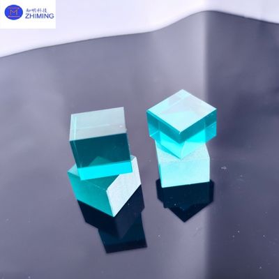 Synthetische Farbe Edelstein Saphir Rohstein Himmelblau Mohs-Härte 9 für Handwerksschmuck