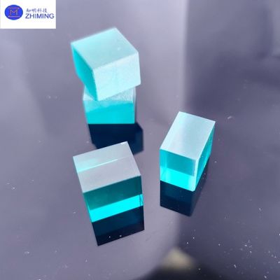 Synthetische Farbe Edelstein Saphir Rohstein Himmelblau Mohs-Härte 9 für Handwerksschmuck