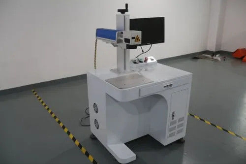 355nm UV-Lasermarkierungsmaschine 3W/5W/10W Optionale Leistung ±0,01mm Genauigkeit