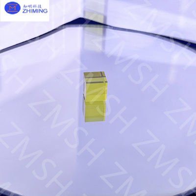 Guter Preis Smaragd-Safir-Rohstein synthetischer Grünfarbig für langlebige exquisite Schmuck- und Uhrenkoffer Online