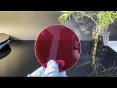 karminrotes Material